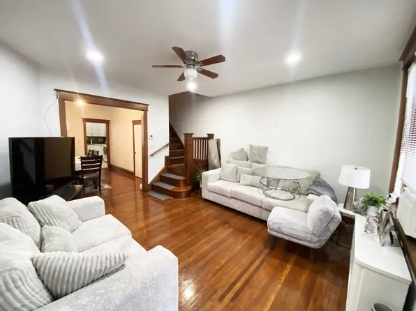 518 Benner St, Philadelphia, PA 19111