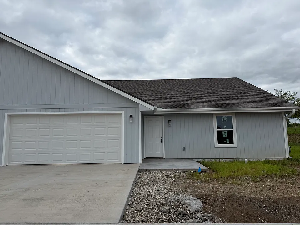 606 NW Palmer Pl