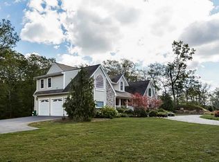 6 Brett Dr, Scituate, RI 02825