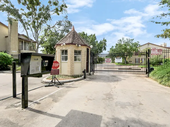 2120 El Paseo St APT 405, Houston, TX 77054