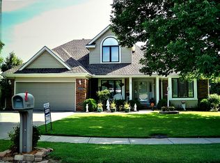 2305 Buckingham St, Saint Joseph, MO 64506