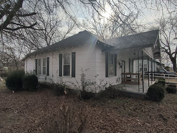 3rd image of 812 Central Ave