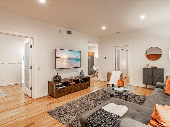 5th image of 1551 Lenox Ave APT 3