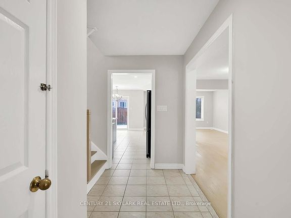 4th image of 44 Fallstar Cres