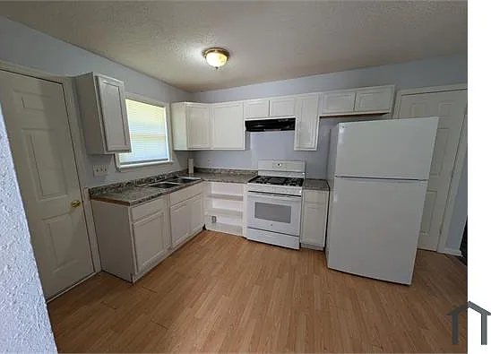 3 bed, 999 sqft, $1,250 — Photo 3