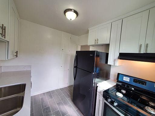 5th image of 5853 Lexington Ave APT 5