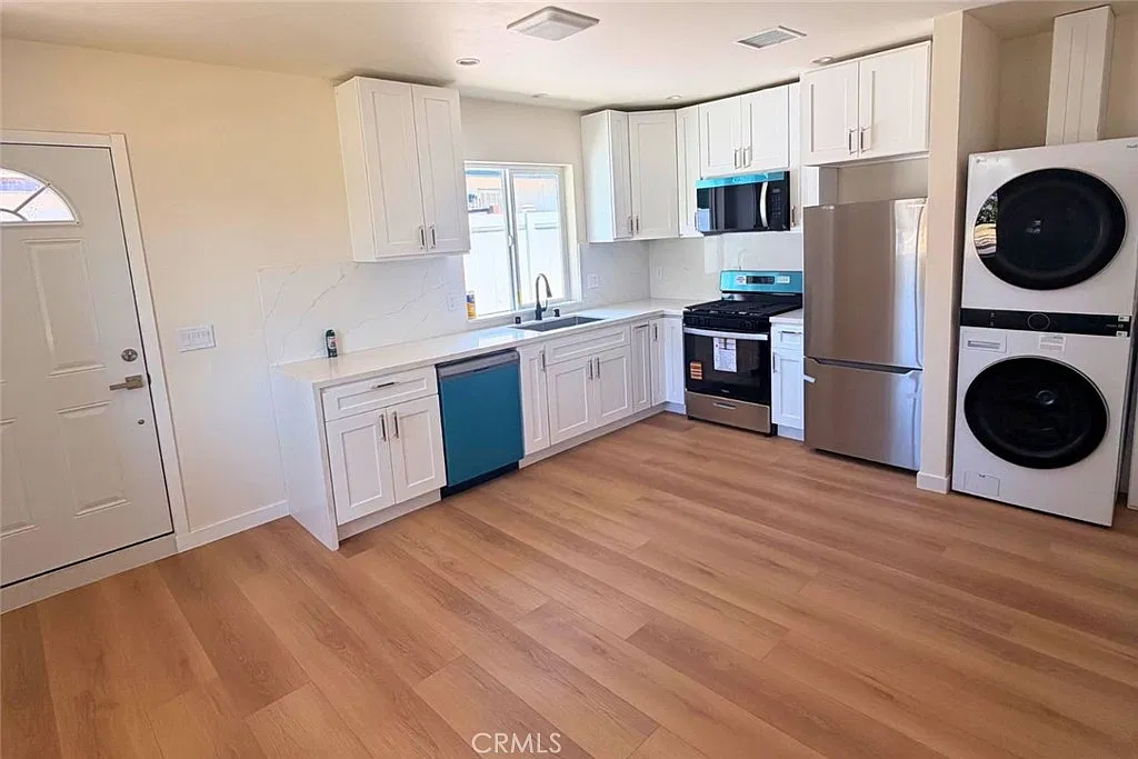 1 bed, 420 sqft, $1,900 — Photo 4
