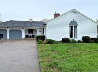 267 Taugwonk Rd, Stonington, CT 06378