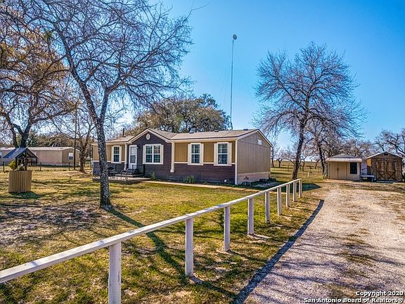 2nd image of 490 Avery Cir