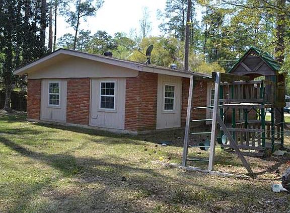 2nd image of 101 Oakwood Dr