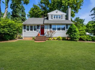 88 Woodlawn Ave, Bridgewater, NJ 08807