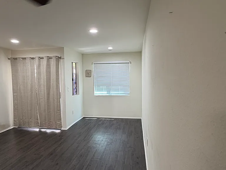 4240 Menlo Ave #5 — Photo 1