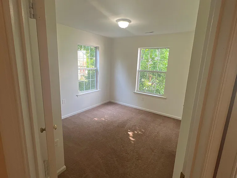 107 Rock Creek Ct — Photo 11