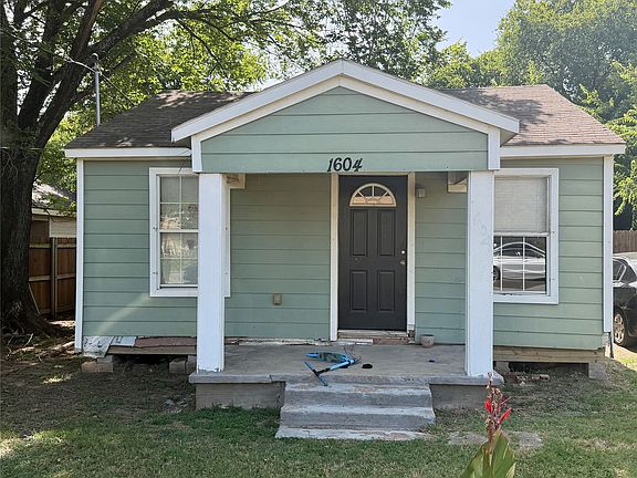 2nd image of 1604 S Edgewood Ter