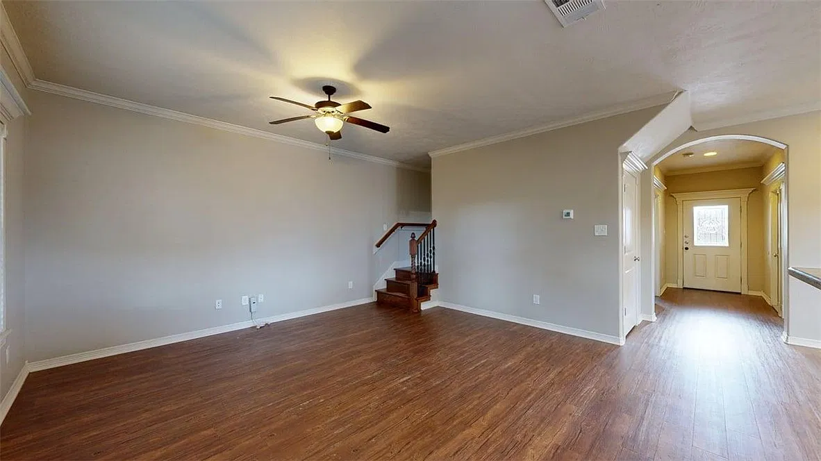 5 bed, 4.5 bath, 2073 sqft, $3,350 — Photo 4