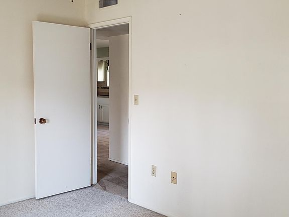 4th image of 9212 N 109th Ave