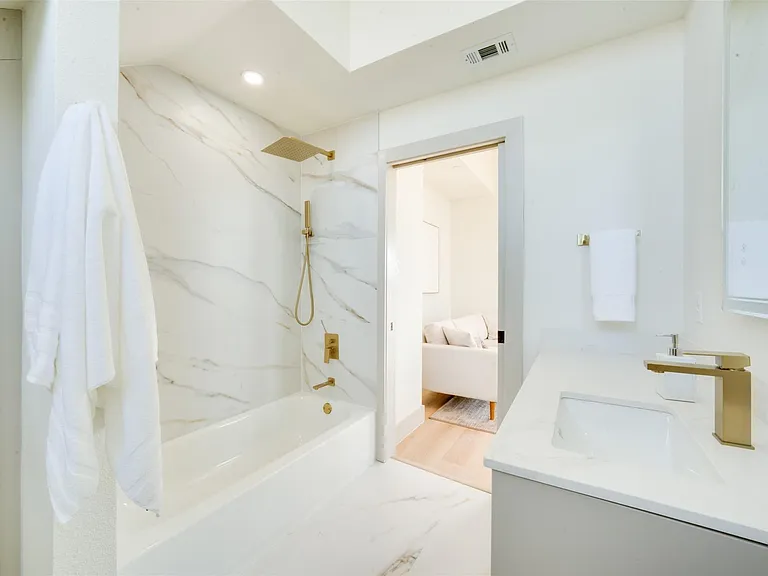 512 N Lancaster Ave #6 — Photo 24