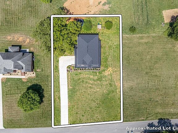 4th image of 139 Mississippi Ave