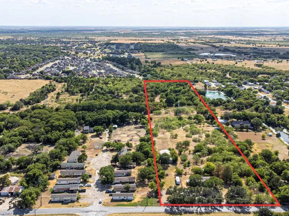 2715 NW Main St, Ennis, TX 75119