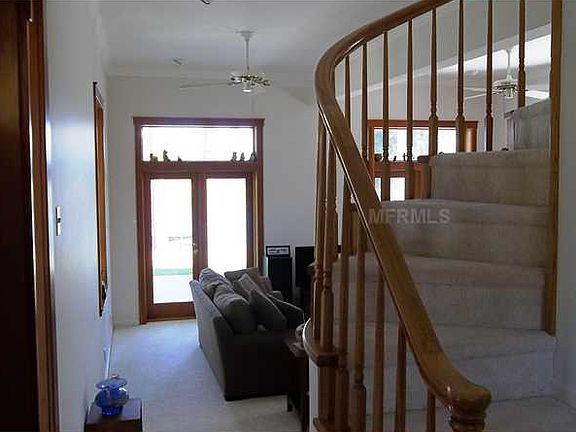 5th image of 395 Sheryl Dr