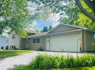 19 Heights Rd NW, Saint Michael, MN 55376