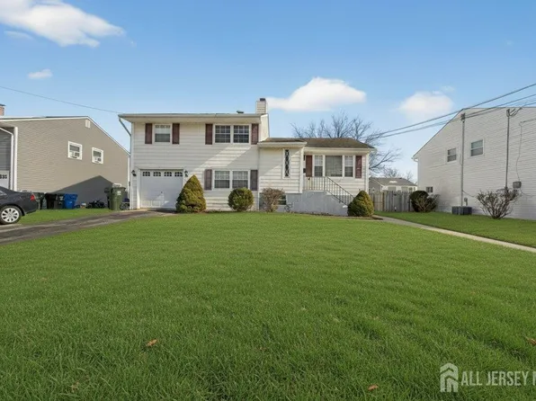26 S Michael St, Fords, NJ 08863