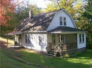 902 Hooker Rd, Karns City, PA 16041