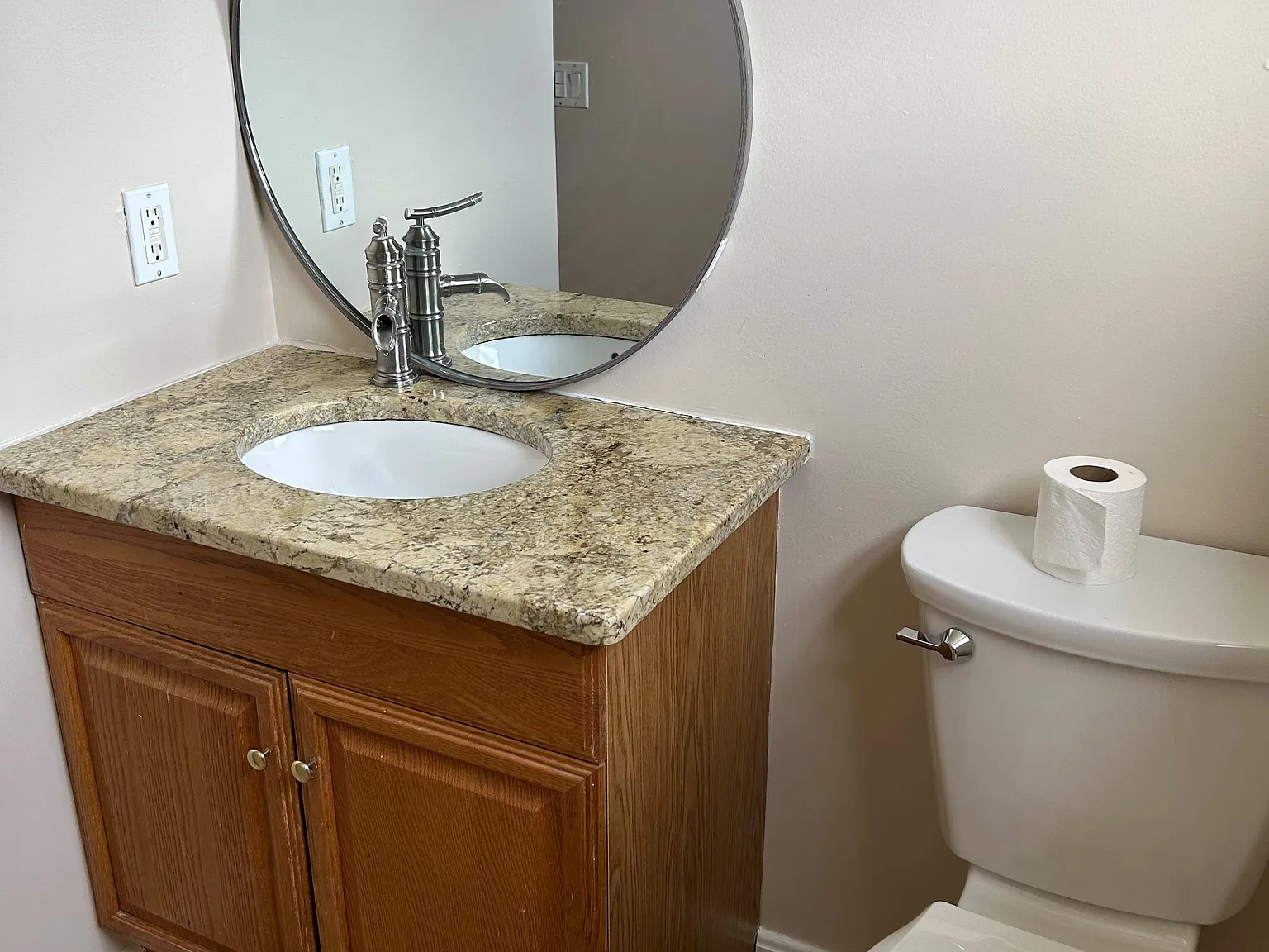 3 bed, 1200 sqft, $2,500 — Photo 2