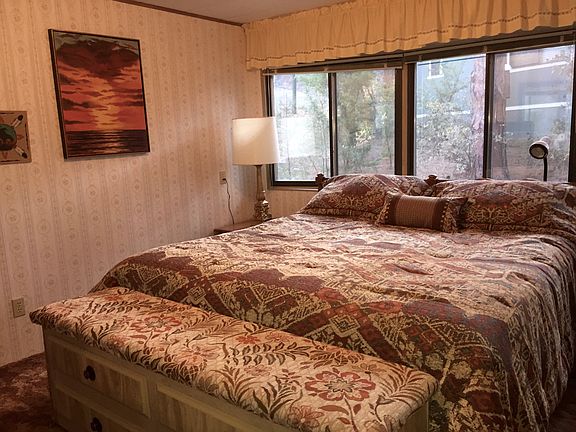 Master Bedroom, King Bed