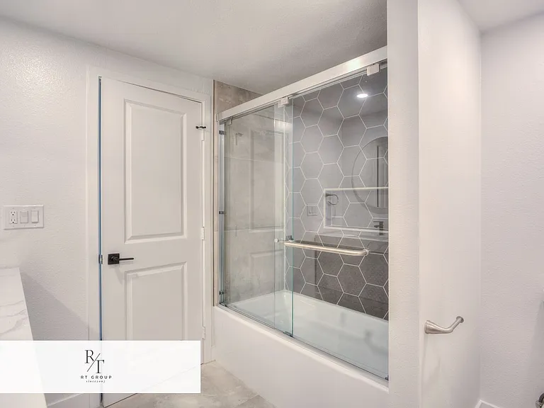 1032 S Golden West Ave #A — Photo 19