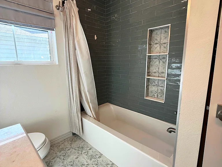 1007 Emery St — Photo 19
