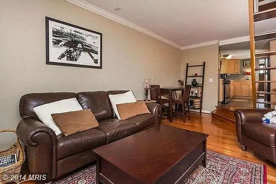825 S Linwood Avenue — Photo 4