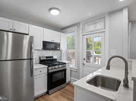 221 Kings Hwy E, Haddonfield, NJ