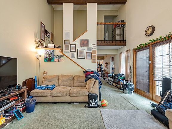 5th image of 222 Oakwood Ln