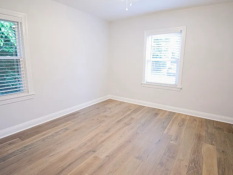 202 Iola Rd — Photo 5