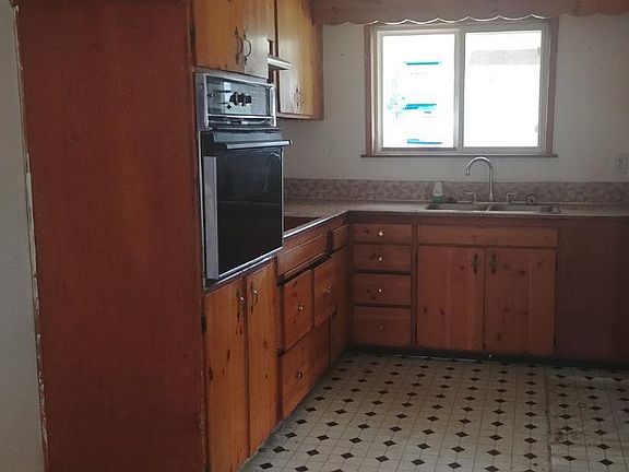 5th image of 1023 E 45th St