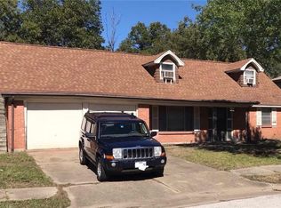 913 Rosewood Ln, Arlington, TX 76010