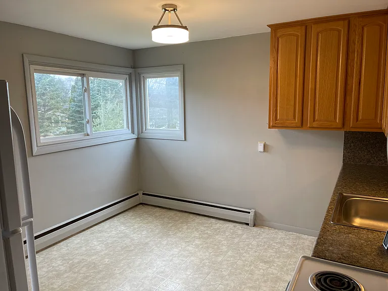 1438 Curtin St — Photo 16