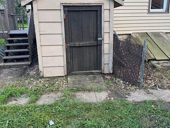 3rd image of 1114 4th St NW
