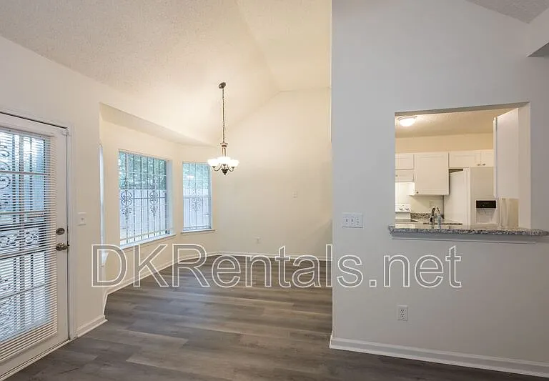 5689 Isleworth Way — Photo 9
