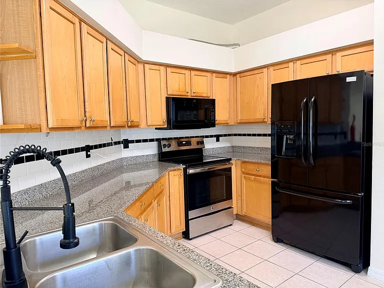 7838 Carriage Pointe Dr — Photo 2
