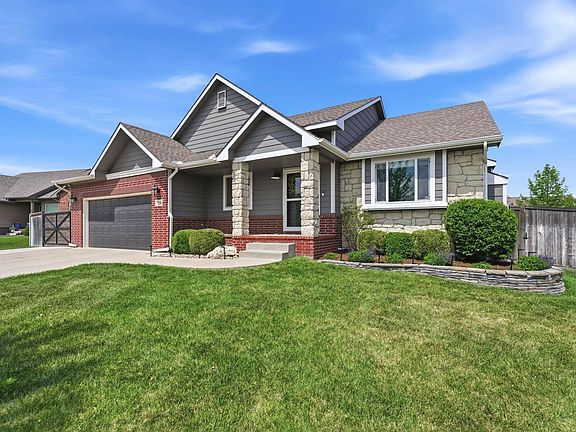 2nd image of 2739 N Woodridge Ct