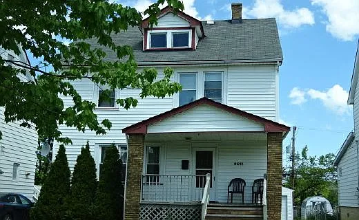 9511 Plymouth Ave photo 1