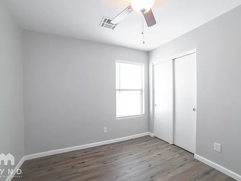 10238 W Hess St — Photo 8