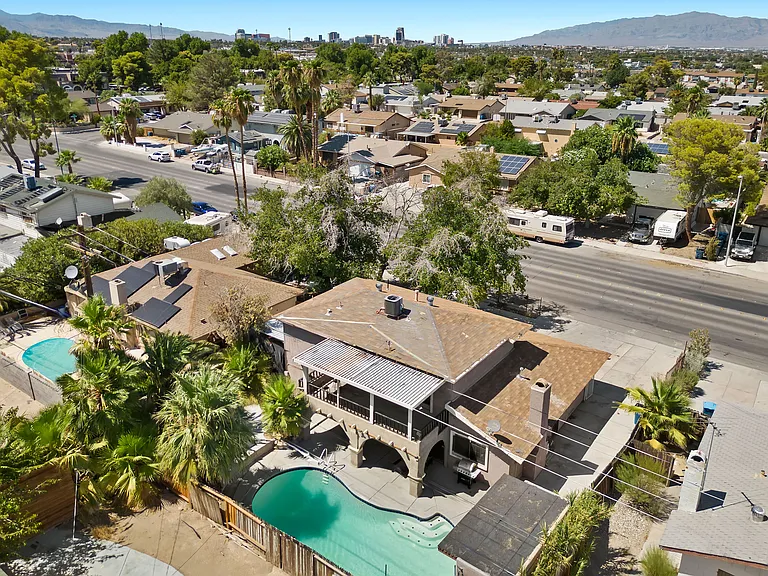 2571 Vegas Valley Dr — Photo 44