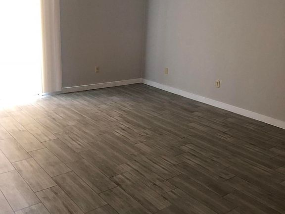 2nd image of 12045 Cobblewood Ln N