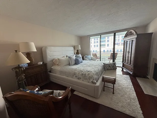 928 Boulevard Of The Arts — Photo 14