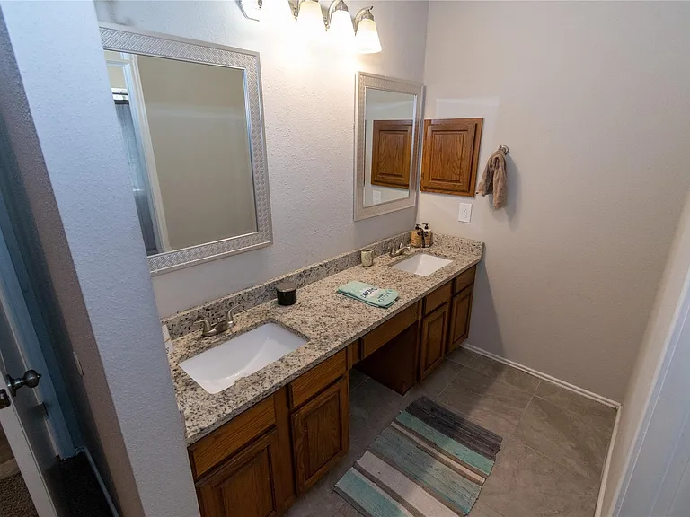 1009 Wildwood Dr — Photo 8