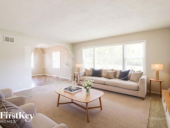 4th image of 410 S Villa Ave