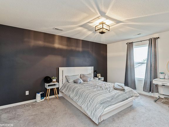 5th image of 402 Aspen Dr